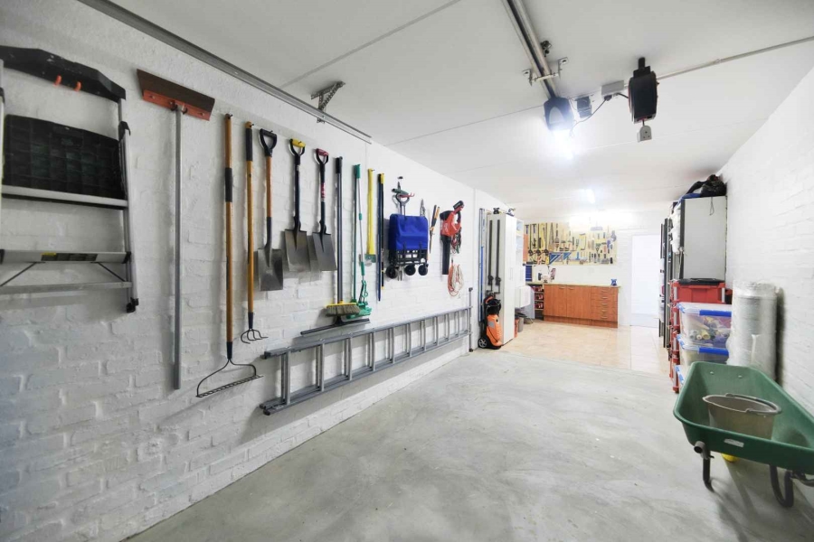 5 Bedroom Property for Sale in Kleinbaai Western Cape